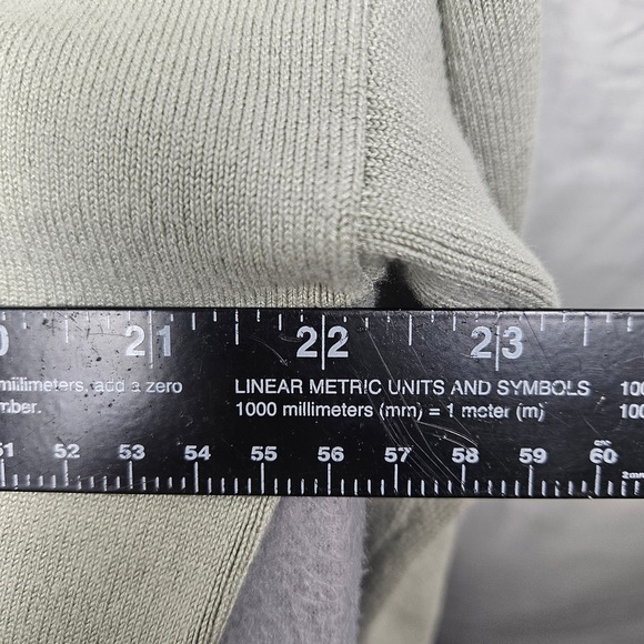 GUESS Light Matcha Boat Neck Cropped Pullover Sweater Size L - Picture 8 of 9